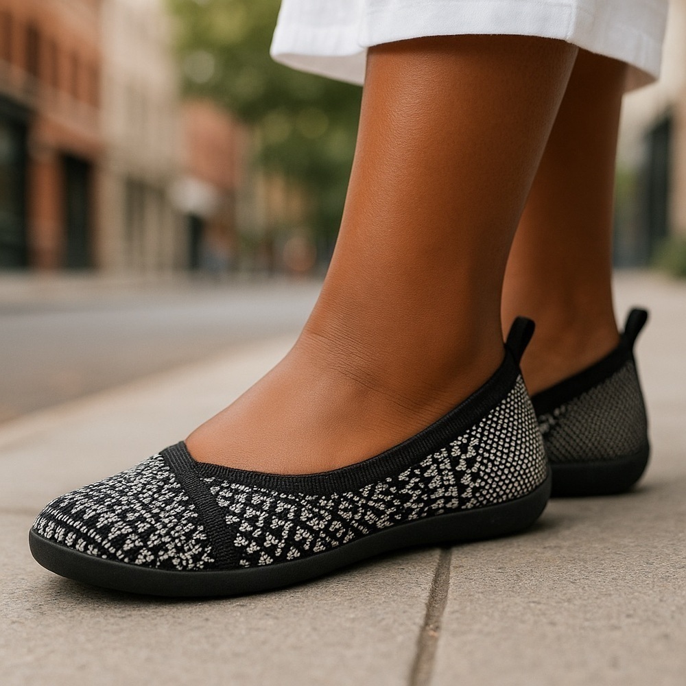 ❄️ Dearfoams | Women's Nadia Ballet Flat Black/White Size 8